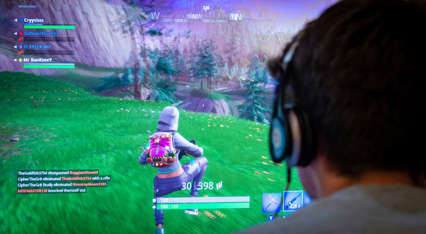 Du kan fx skrive en nyhedsartikel om, hvorfor Fortnite er fedt.